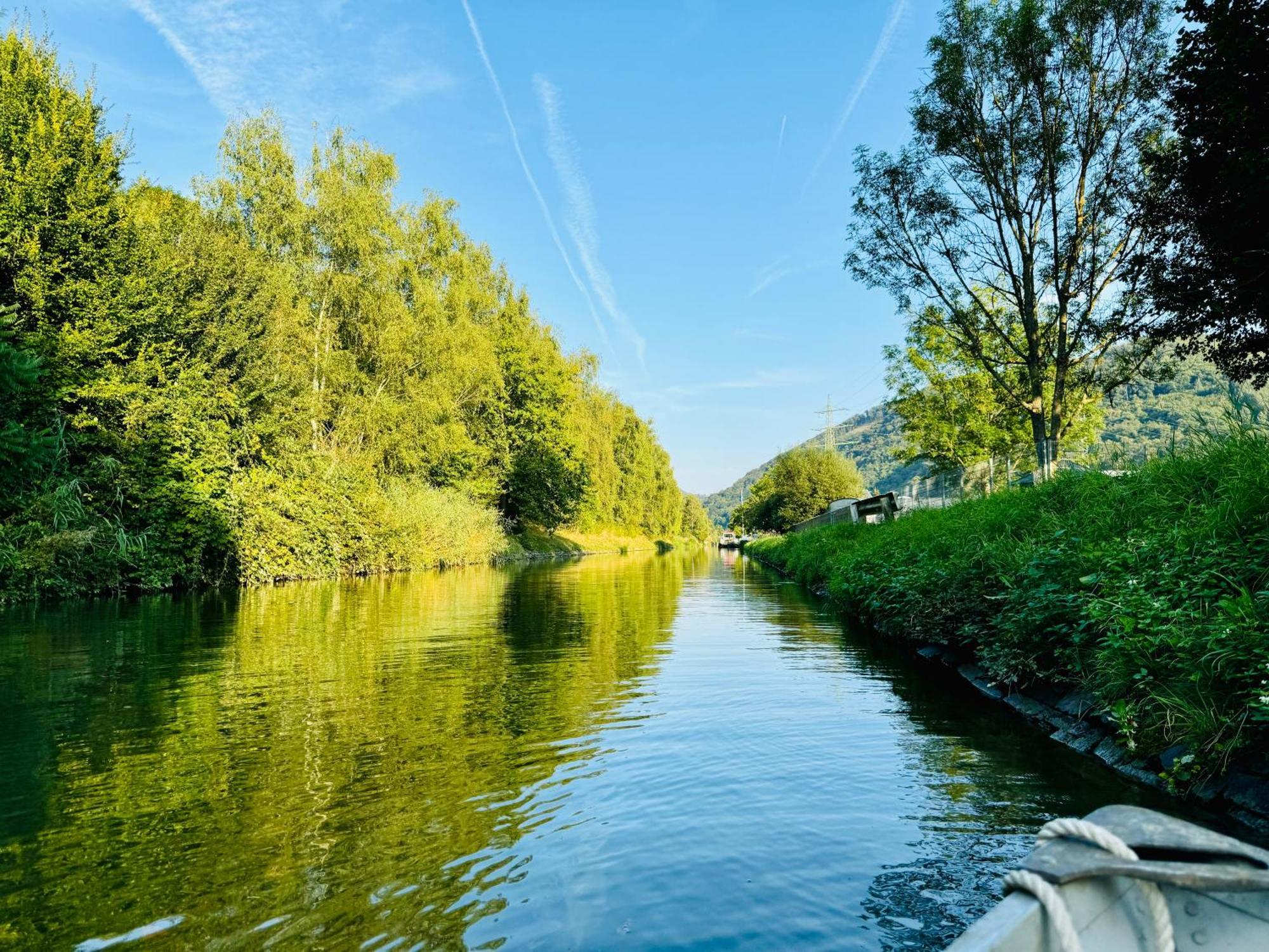 Bookeinfach Bad Ems - Private - Sauna Jacuzzi Whirlpool Swimmingpool Alahna Sup Beachvolleyball Billiards Ping Pong Cinema Theater Music Disco Ball Bbq Und Parkplaetze Luaran gambar