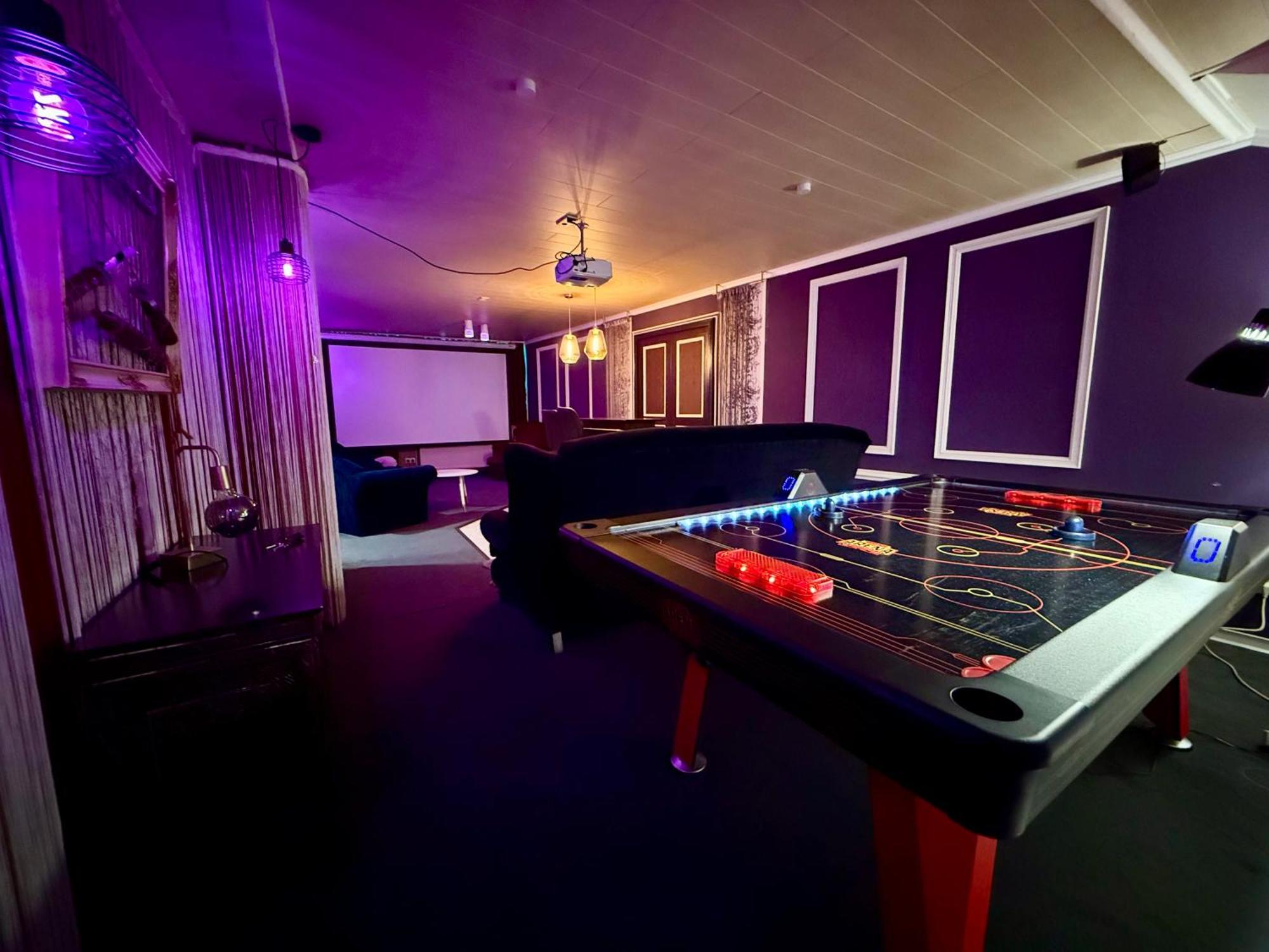 Bookeinfach Bad Ems - Private - Sauna Jacuzzi Whirlpool Swimmingpool Alahna Sup Beachvolleyball Billiards Ping Pong Cinema Theater Music Disco Ball Bbq Und Parkplaetze Luaran gambar